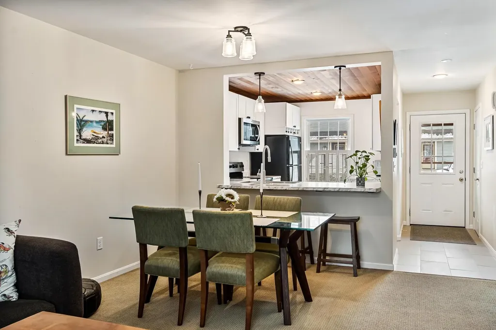 65 Pine Ledge Court Burlington VT 05401