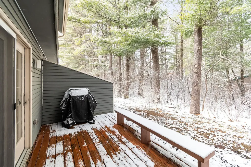 65 Pine Ledge Court Burlington VT 05401