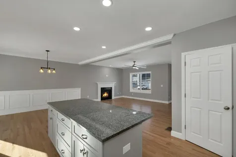 10 Shelburne Lane Concord NH 03301