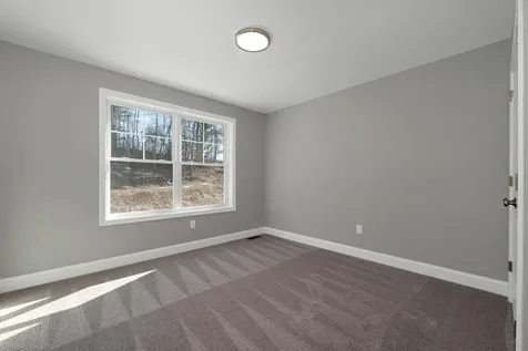 10 Shelburne Lane Concord NH 03301
