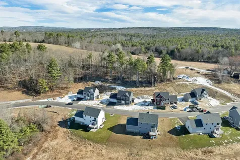 10 Shelburne Lane Concord NH 03301