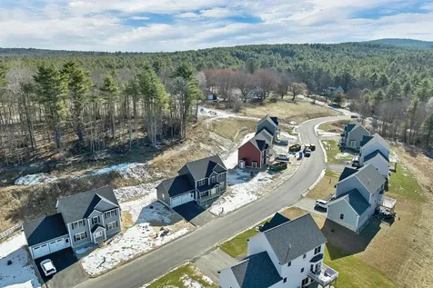 10 Shelburne Lane Concord NH 03301