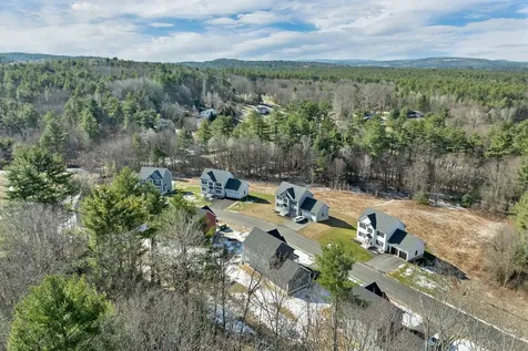 10 Shelburne Lane Concord NH 03301