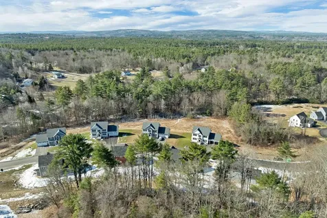 10 Shelburne Lane Concord NH 03301