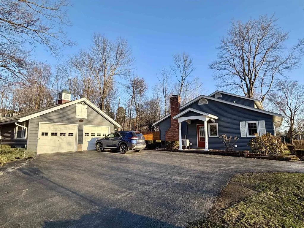 2 Robinwood Lane Rutland City VT 05701