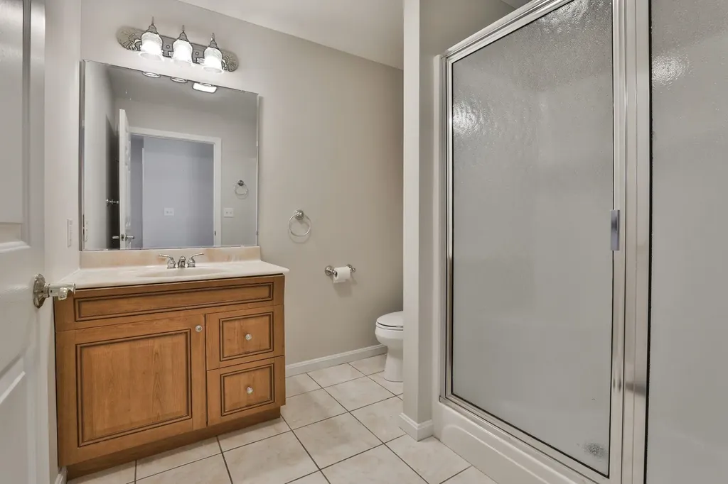 11 Echo Shore Drive Merrimack NH 03054