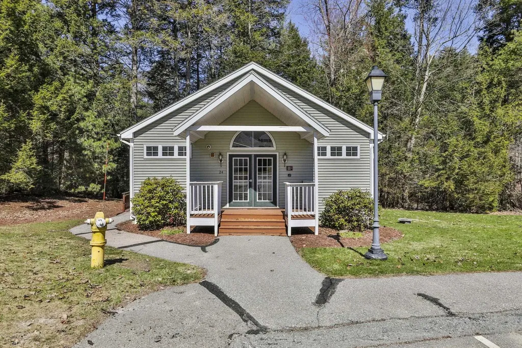 11 Echo Shore Drive Merrimack NH 03054