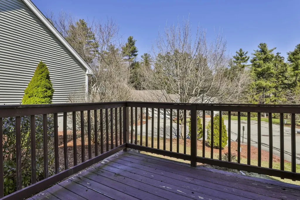 11 Echo Shore Drive Merrimack NH 03054