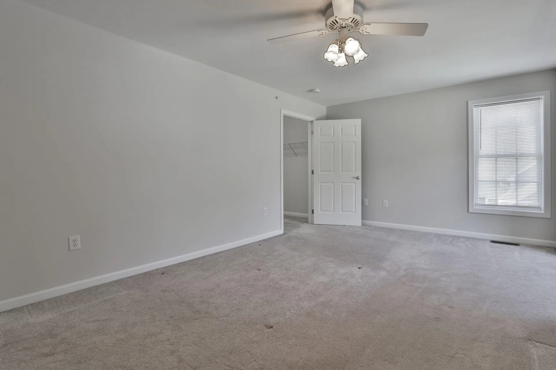 11 Echo Shore Drive Merrimack NH 03054