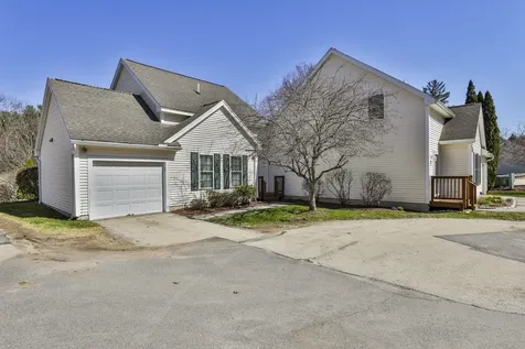 11 Echo Shore Drive Merrimack NH 03054