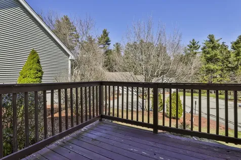 11 Echo Shore Drive Merrimack NH 03054