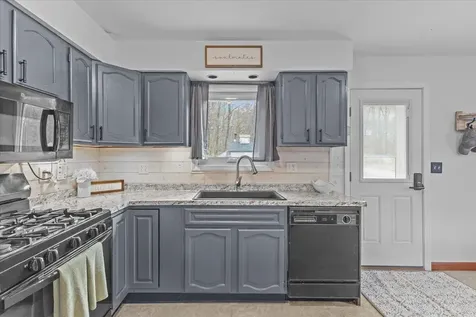 10 Cross Road Milton VT 05468
