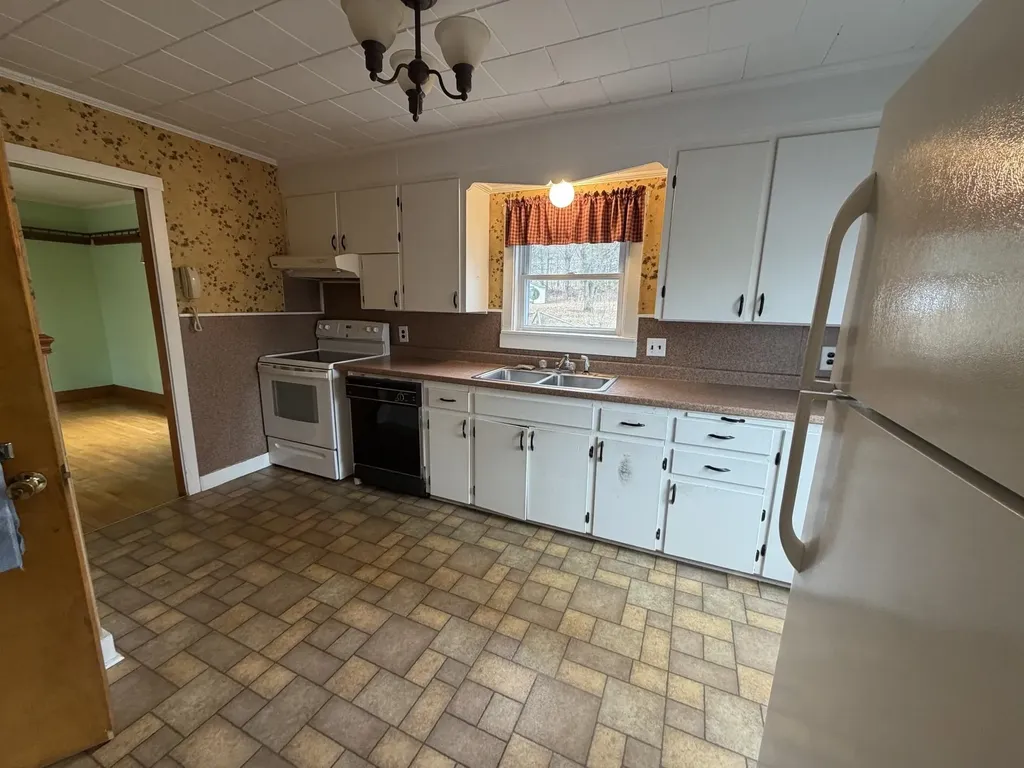 240 Sias Avenue Newport City VT 05855