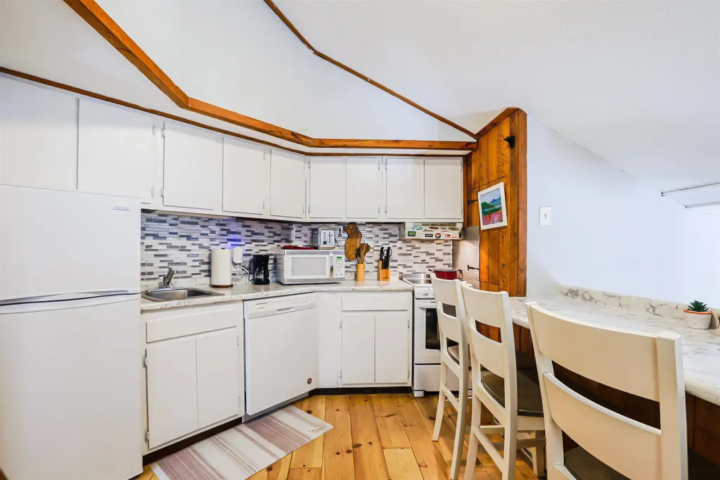 34 Weetamoo Trail Campton NH 03223