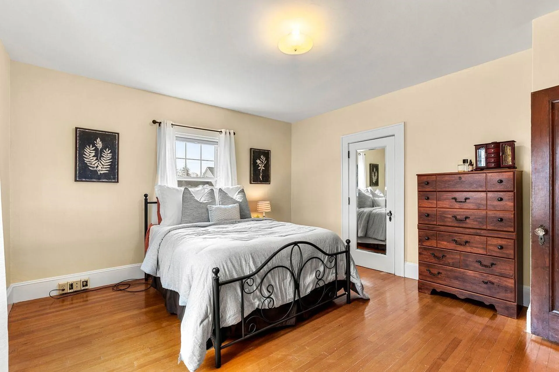 483 Walnut Street Manchester NH 03104