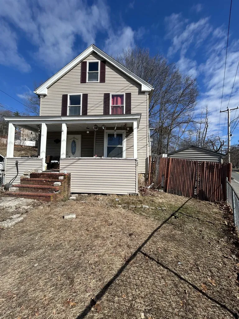 11 Millville Street Salem NH 03079