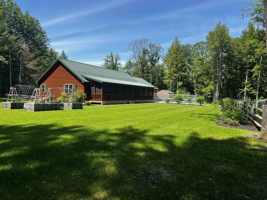 2243 West Lake Road Poultney VT 05774