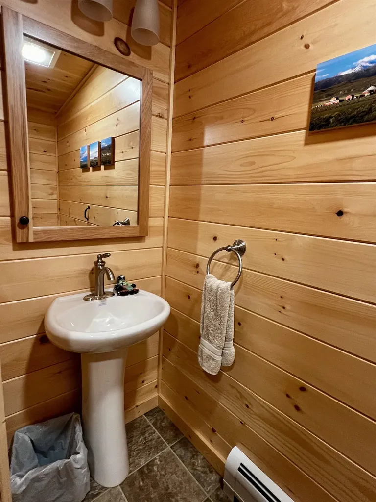 2243 West Lake Road Poultney VT 05774