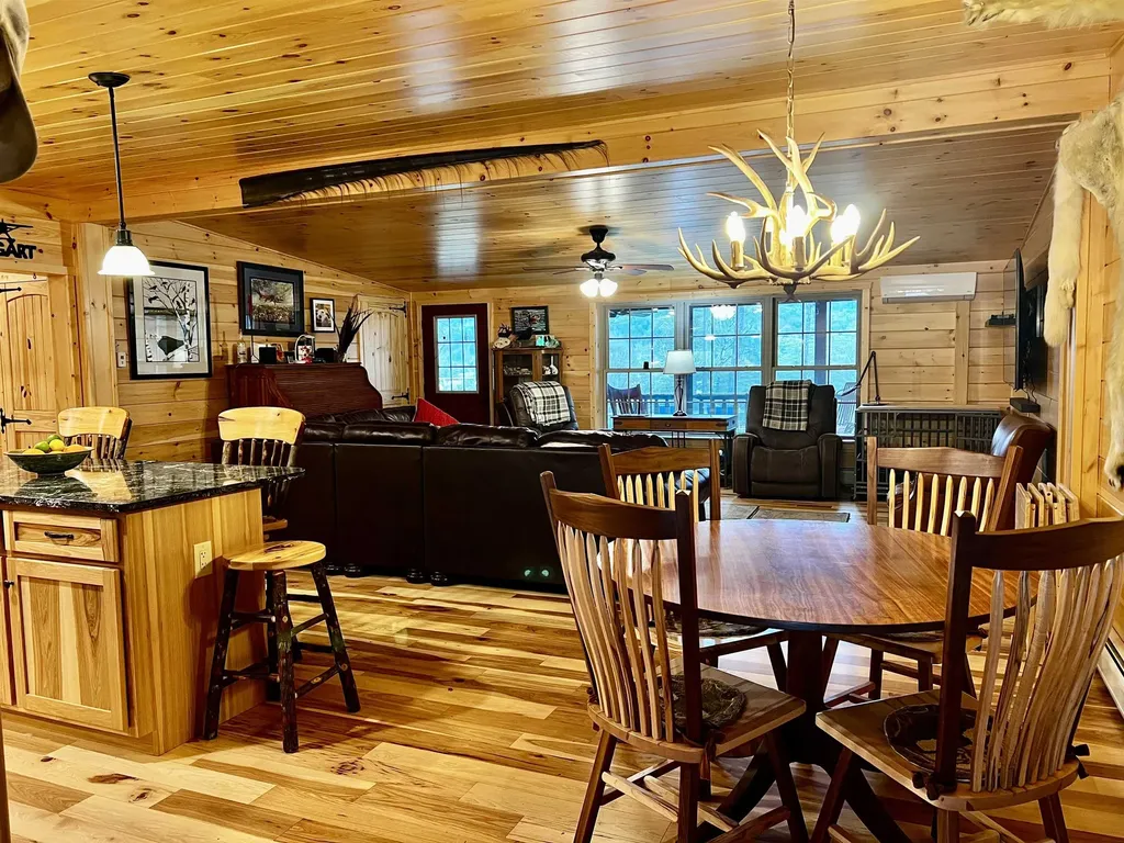 2243 West Lake Road Poultney VT 05774