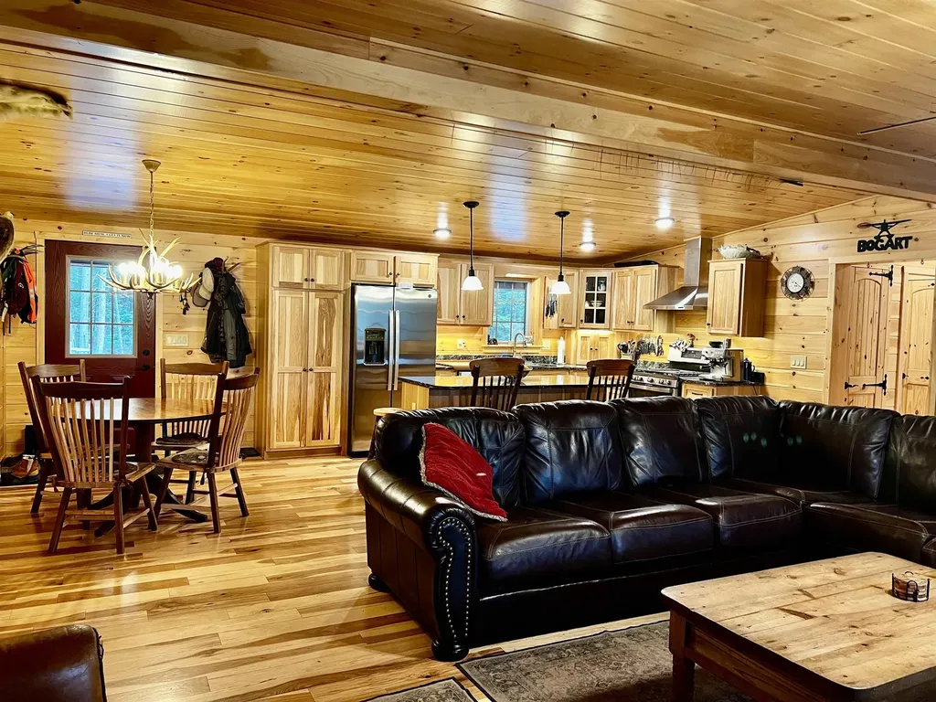 2243 West Lake Road Poultney VT 05774