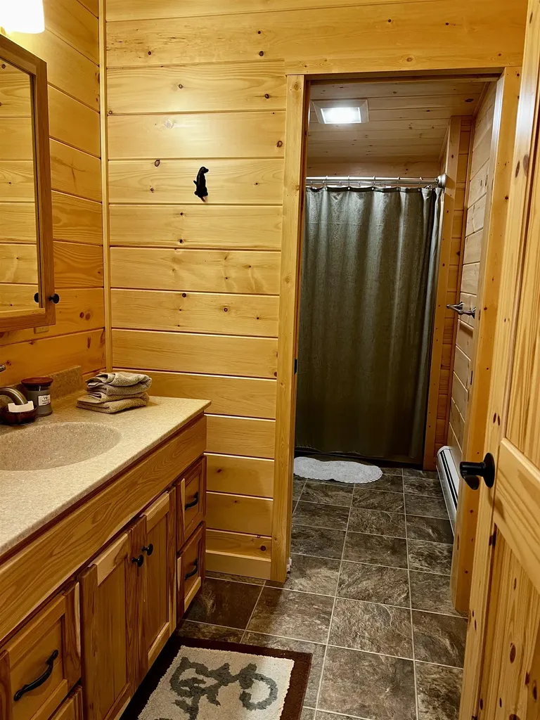 2243 West Lake Road Poultney VT 05774