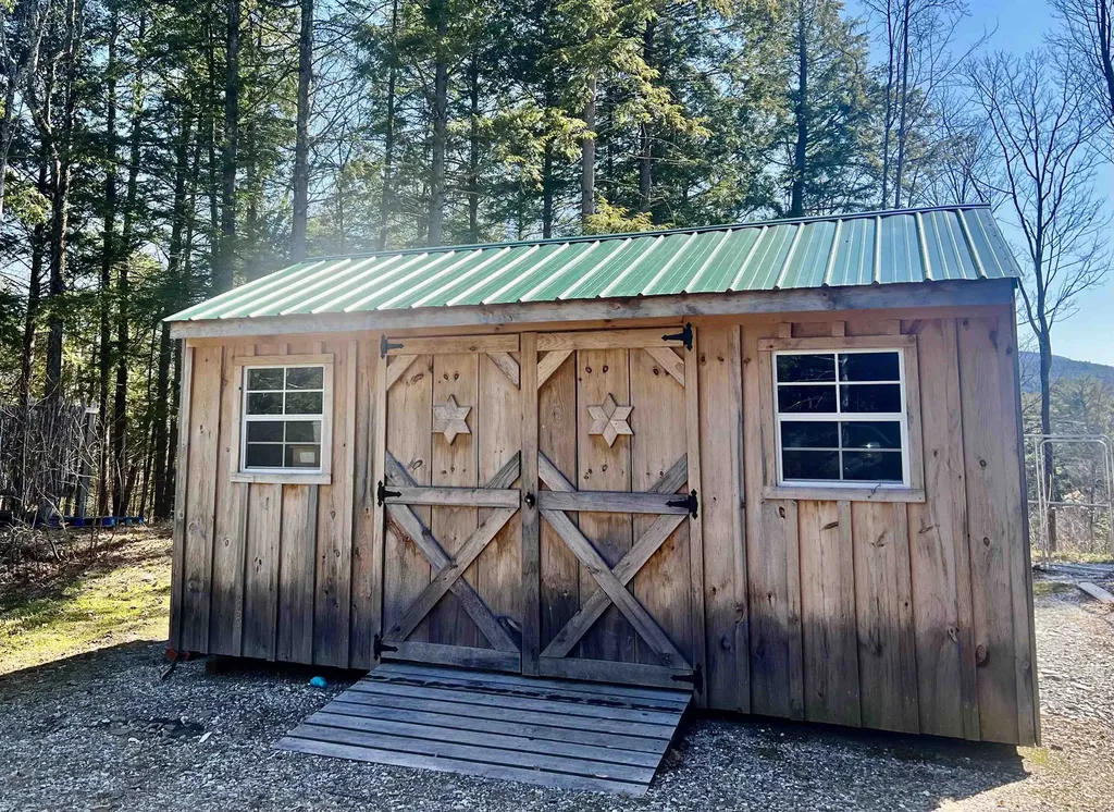 2243 West Lake Road Poultney VT 05774
