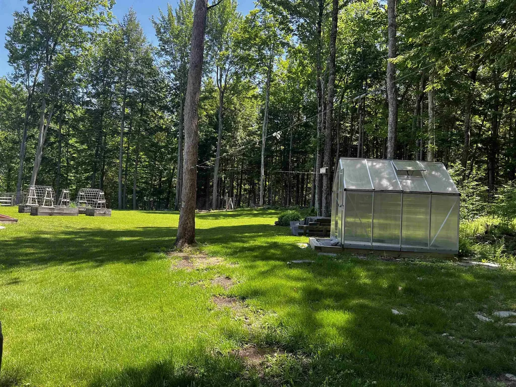 2243 West Lake Road Poultney VT 05774