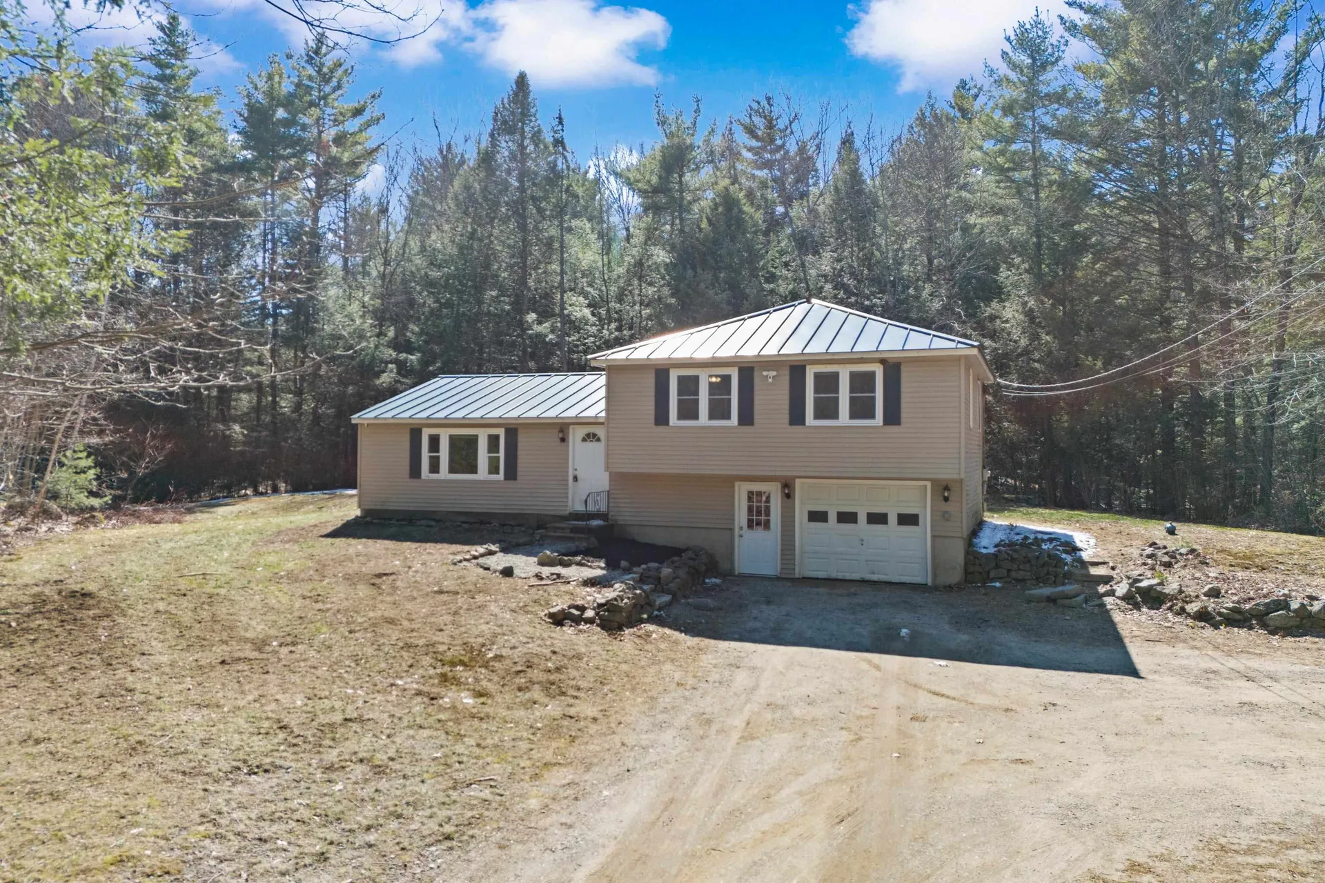 567 N Stark Highway Weare NH 03281
