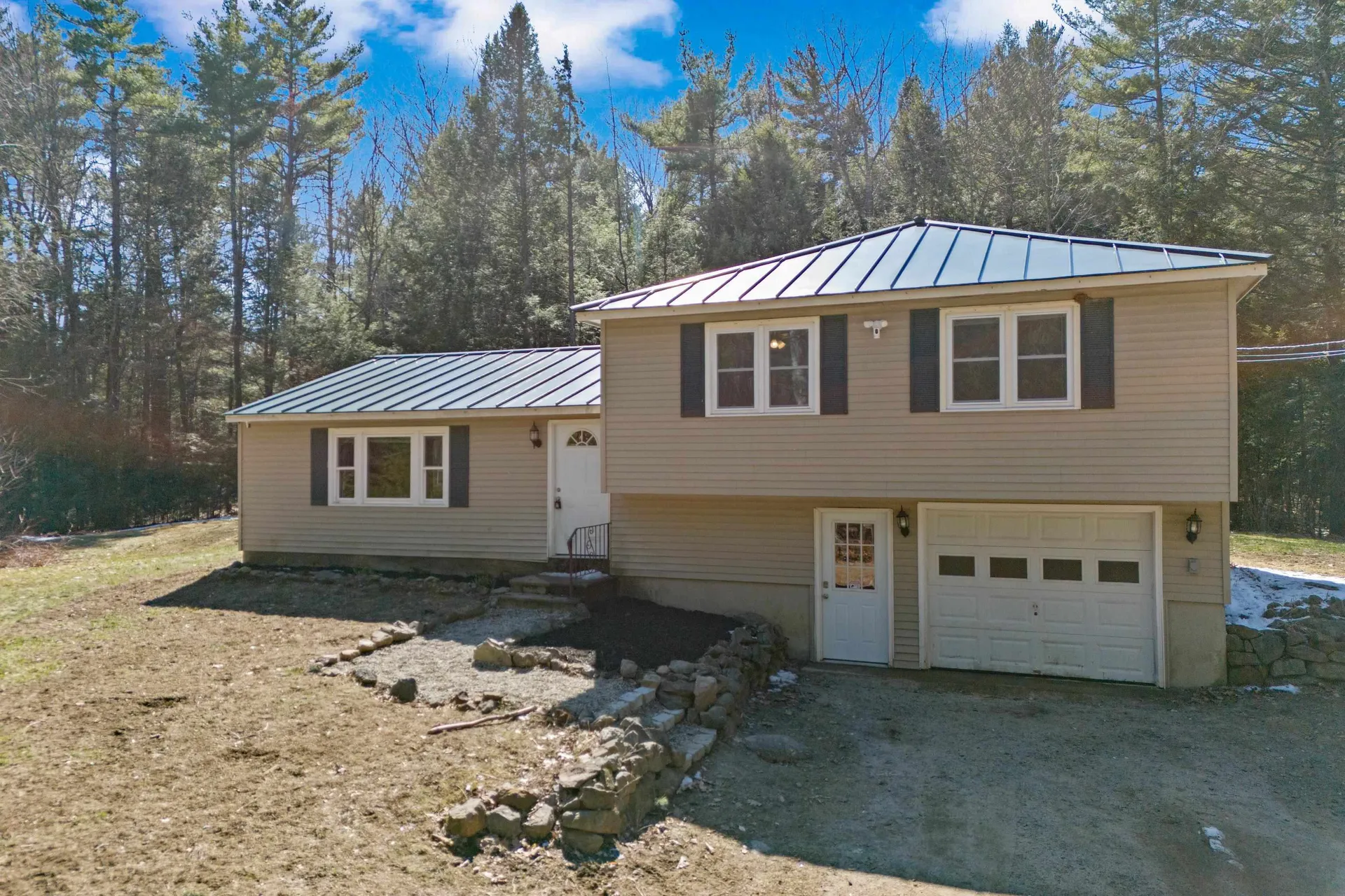 567 N Stark Highway Weare NH 03281