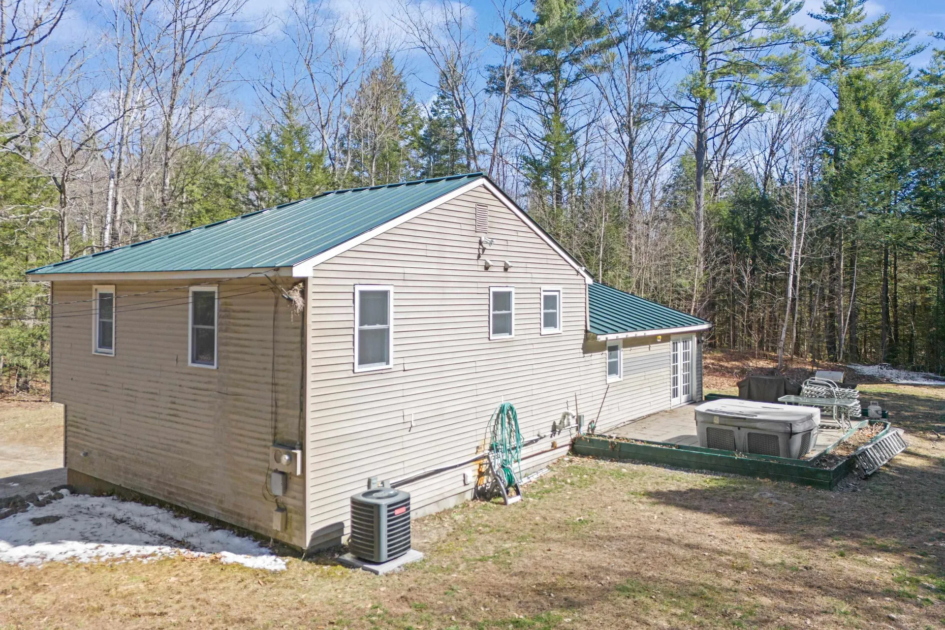 567 N Stark Highway Weare NH 03281
