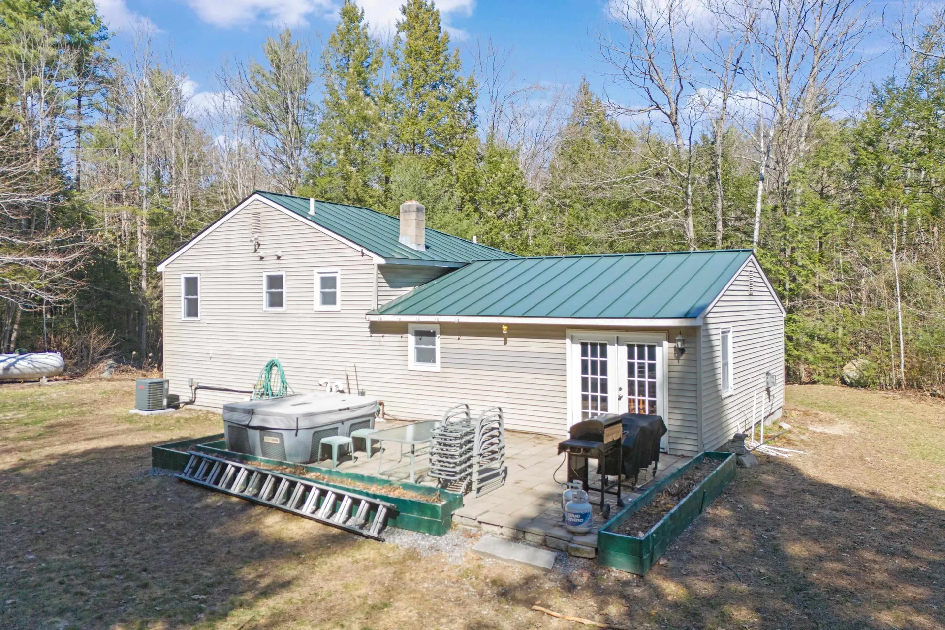567 N Stark Highway Weare NH 03281