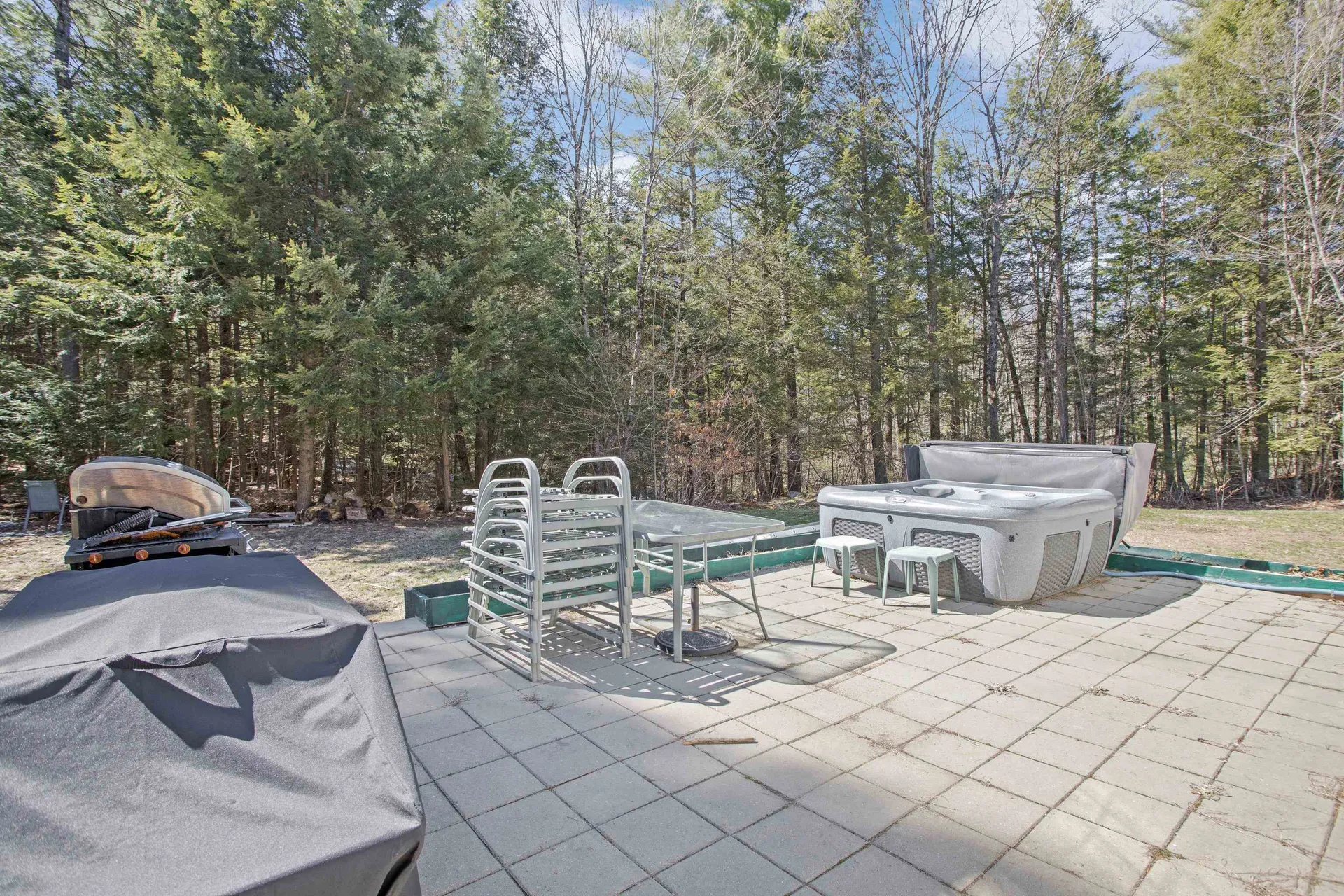 567 N Stark Highway Weare NH 03281