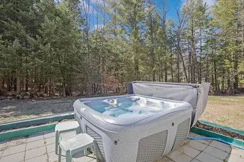 567 N Stark Highway Weare NH 03281