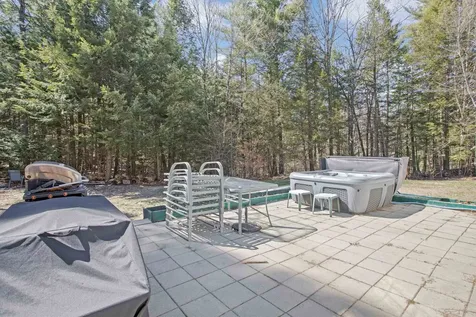 567 N Stark Highway Weare NH 03281