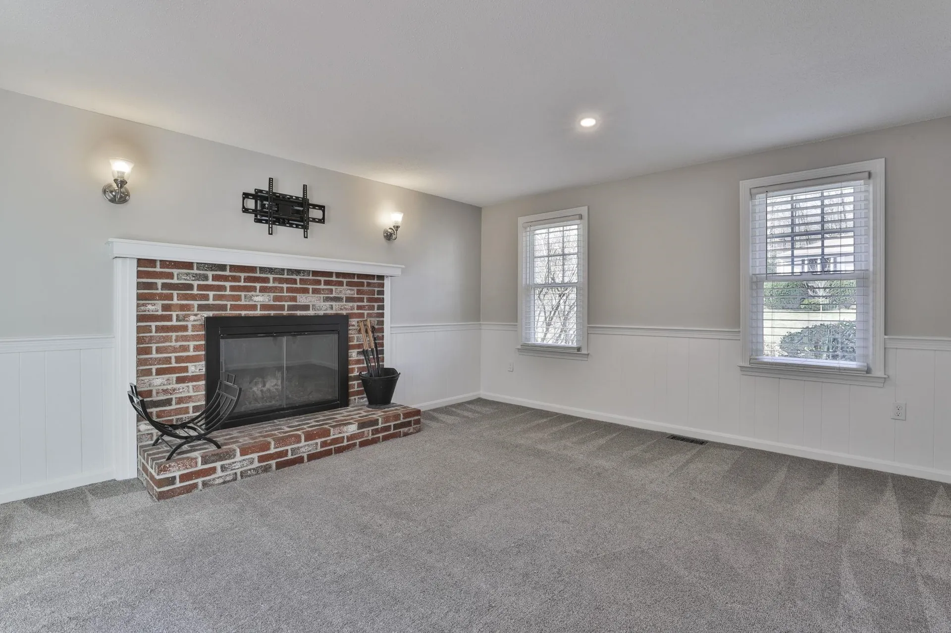 13 Cider Lane Nashua NH 03063