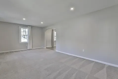13 Cider Lane Nashua NH 03063