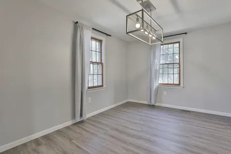 13 Cider Lane Nashua NH 03063