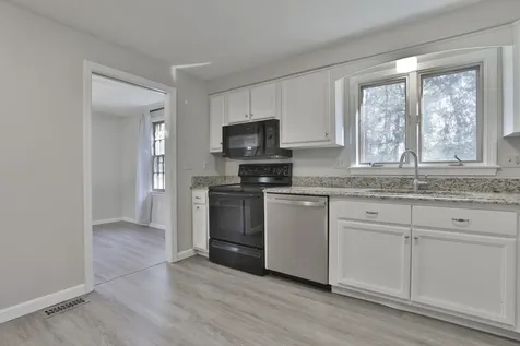 13 Cider Lane Nashua NH 03063