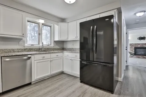 13 Cider Lane Nashua NH 03063