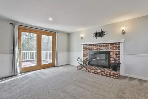 13 Cider Lane Nashua NH 03063