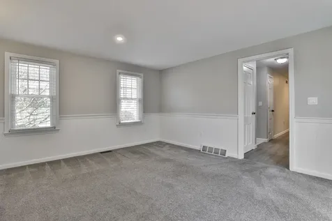 13 Cider Lane Nashua NH 03063