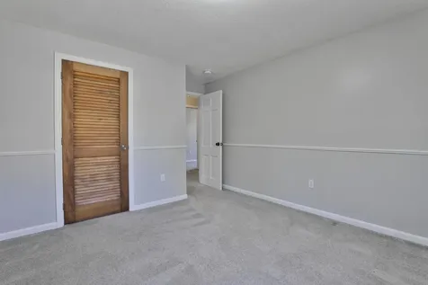 13 Cider Lane Nashua NH 03063