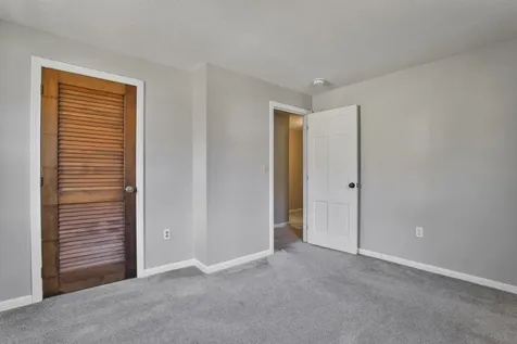 13 Cider Lane Nashua NH 03063