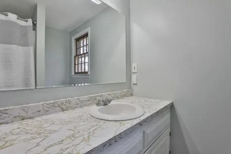 13 Cider Lane Nashua NH 03063