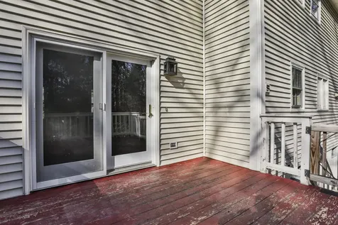 13 Cider Lane Nashua NH 03063