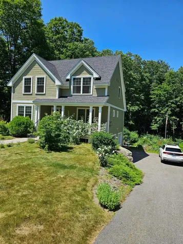 425 Pleasant Street Rollinsford NH 03869