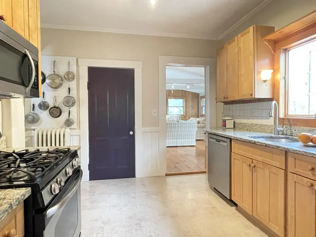 27 Pine Street Peterborough NH 03458