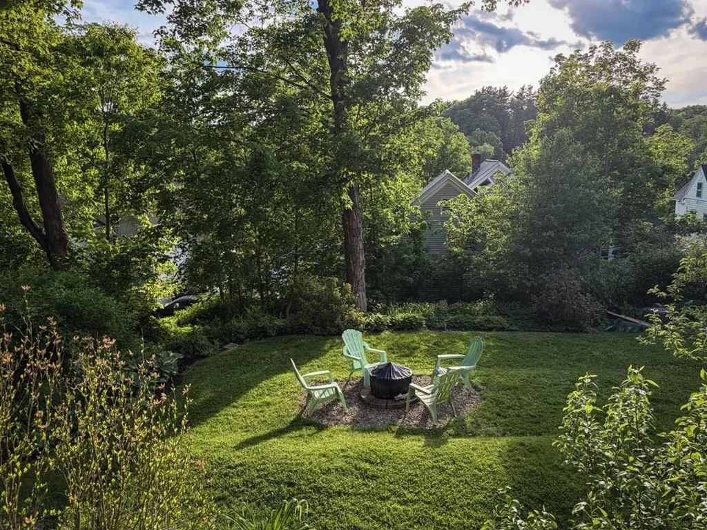 27 Pine Street Peterborough NH 03458