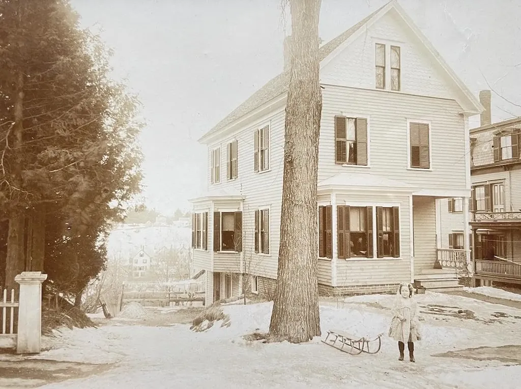 27 Pine Street Peterborough NH 03458