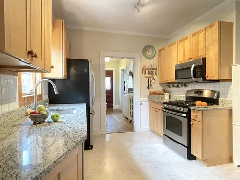 27 Pine Street Peterborough NH 03458